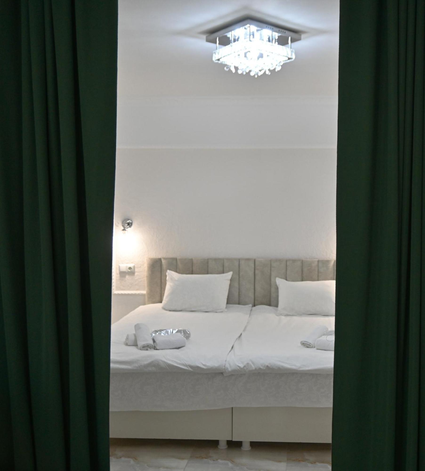 Jerusalem Hotel Кутаиси Экстерьер фото