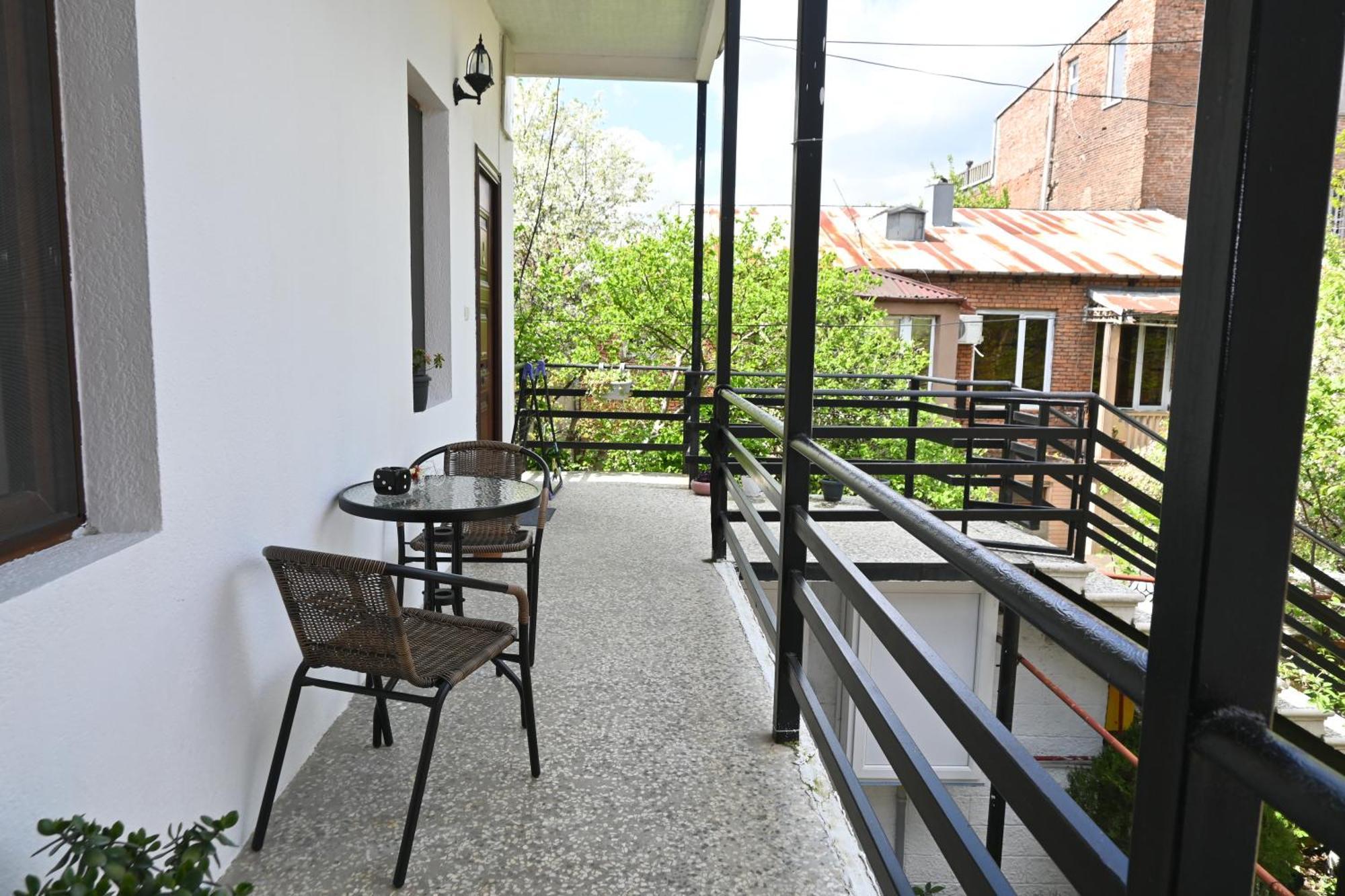 Jerusalem Hotel Кутаиси Экстерьер фото