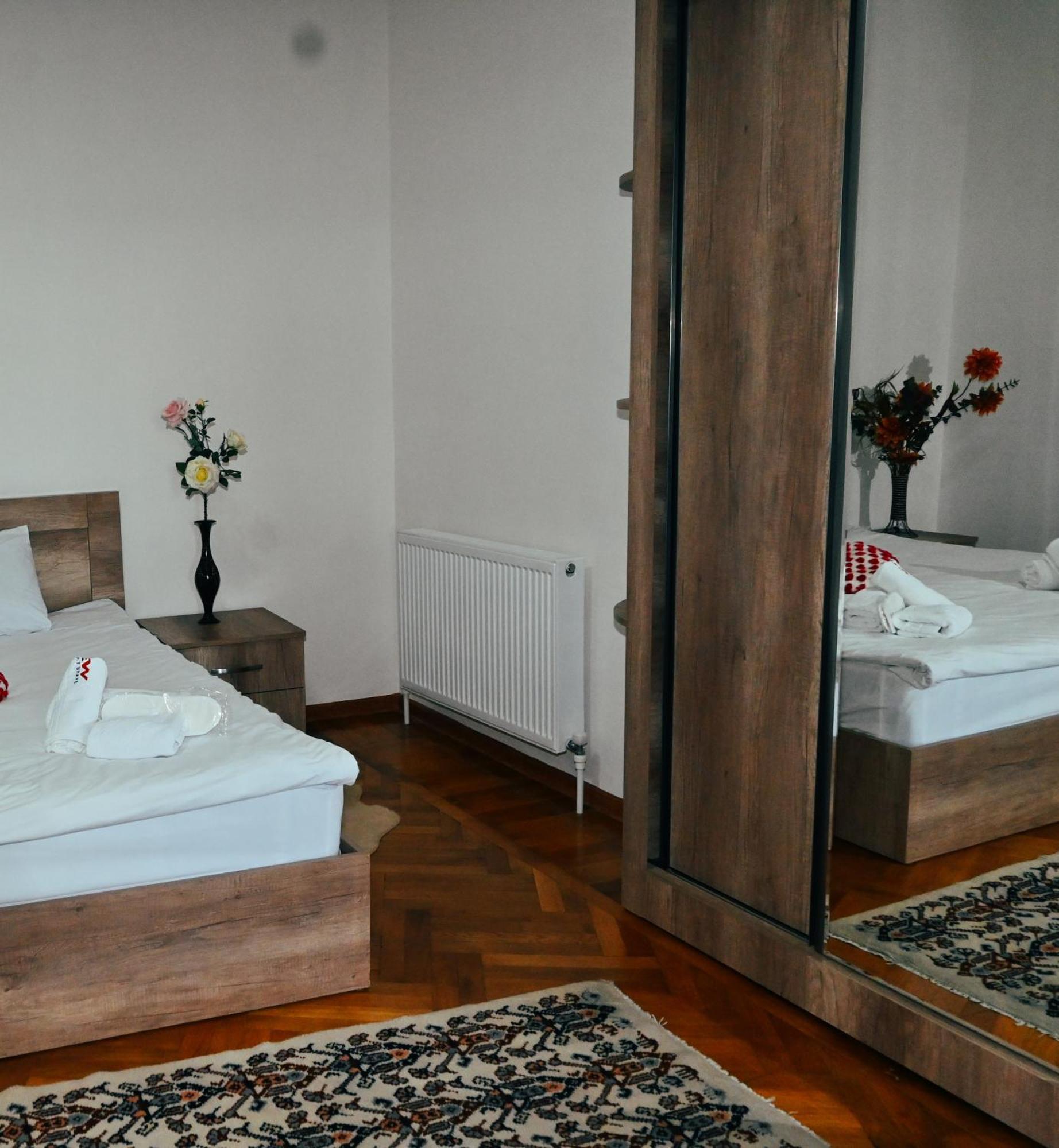 Jerusalem Hotel Кутаиси Экстерьер фото